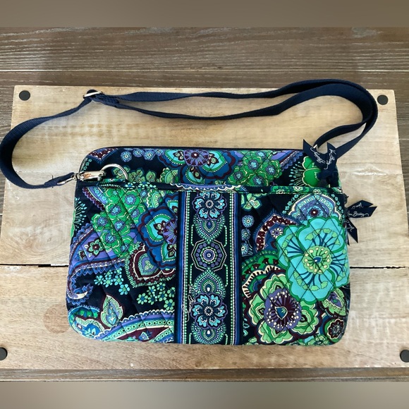 Vera Bradley Blue Rhapsody Hard Shell Laptop Computer Case Bag Retired - Picture 1 of 3